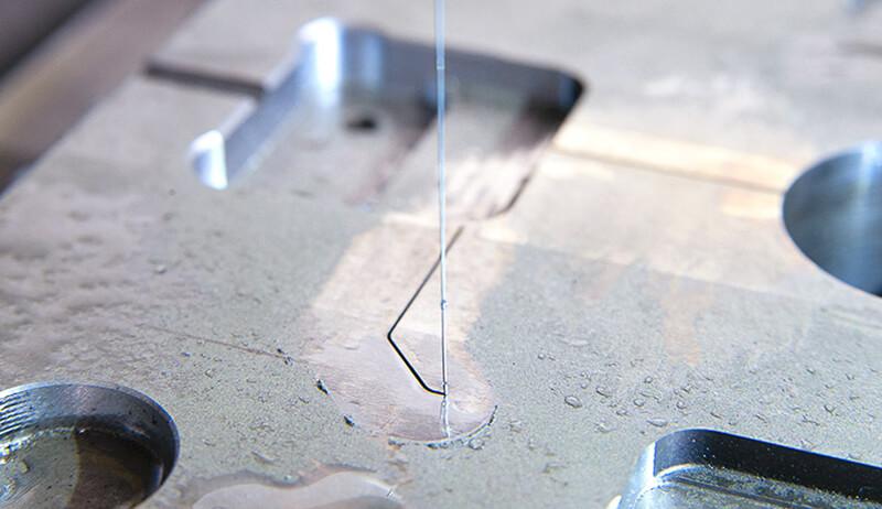 Close-up, high-precision shaping